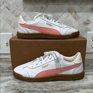 Kids Puma 5V5 size 6.5 (7.5-8 women’s)